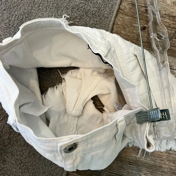 Pistola Jean Shorts 
Size 27 - Picture 3 of 4